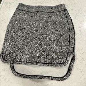 Lululemon black and white floral skirt.